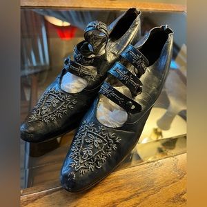 Victorian shoes 1800